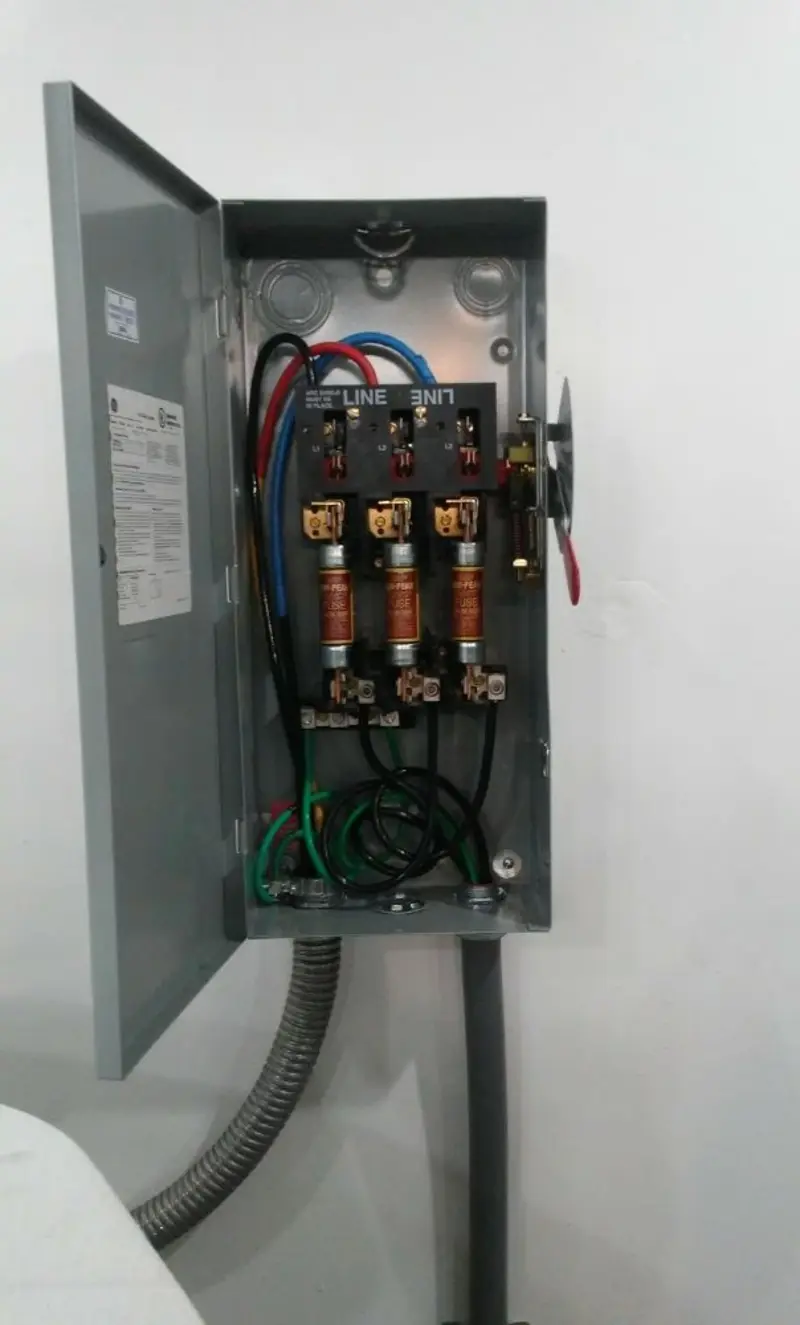 Three-phase disconnect switch installed for Smoke Detector Installation in Martinsville